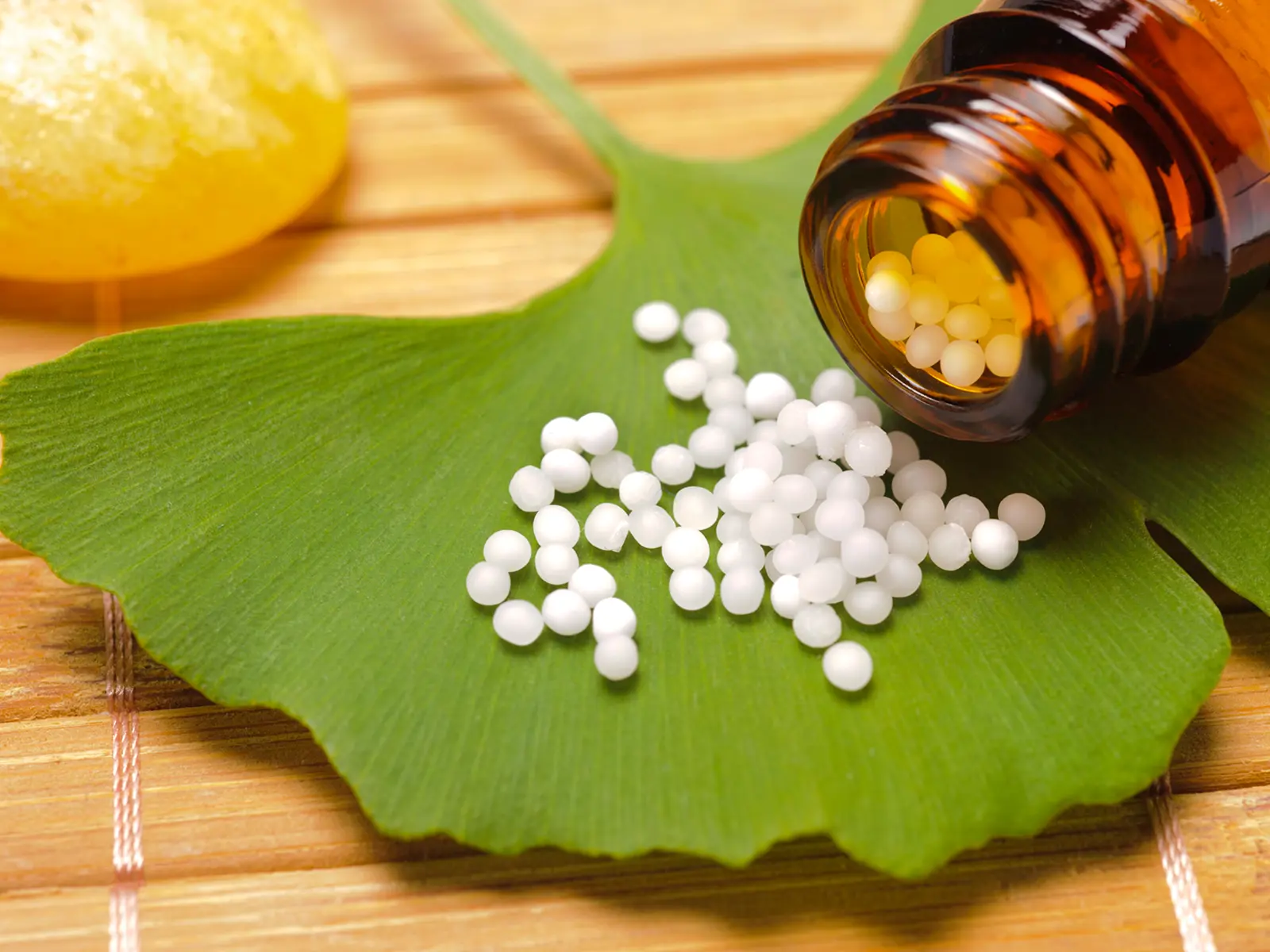 Blog Homöopathie vs Pflanzlich.jpg